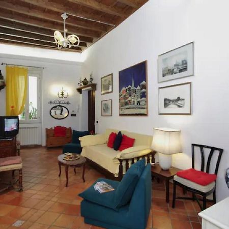Piazza Farnese Apartment Рим Екстериор снимка