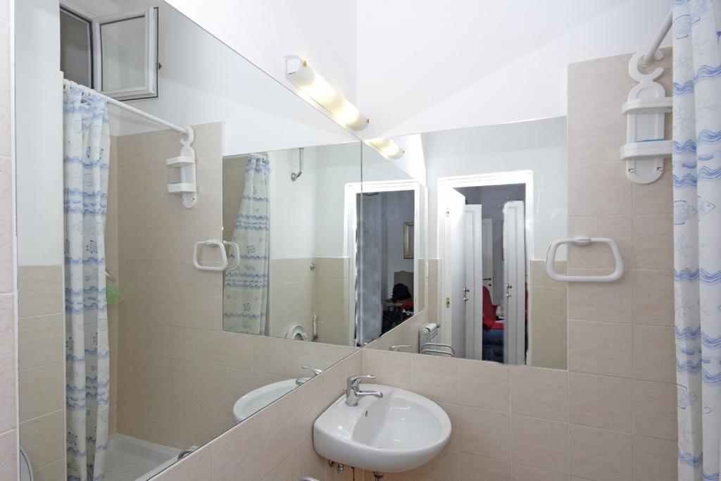 Piazza Farnese Apartment Рим Екстериор снимка