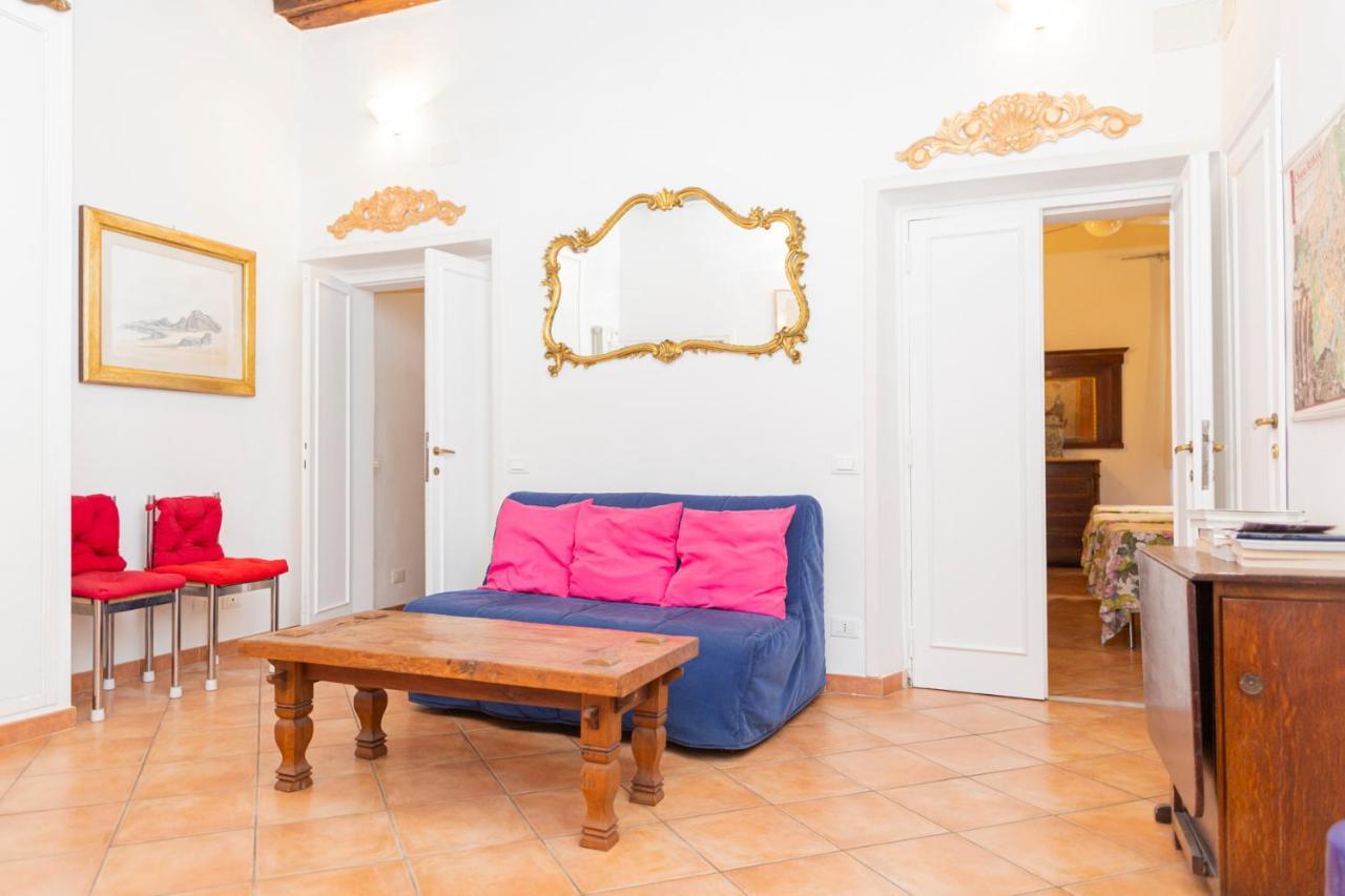 Piazza Farnese Apartment Рим Екстериор снимка